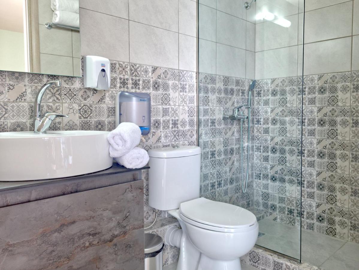 Epipleon Luxury Suites -102- Δωμάτιο 45Τμ Με Βεράντα 35Τμ Μπροστά Στη Θάλασσα 나프팍토스 외부 사진