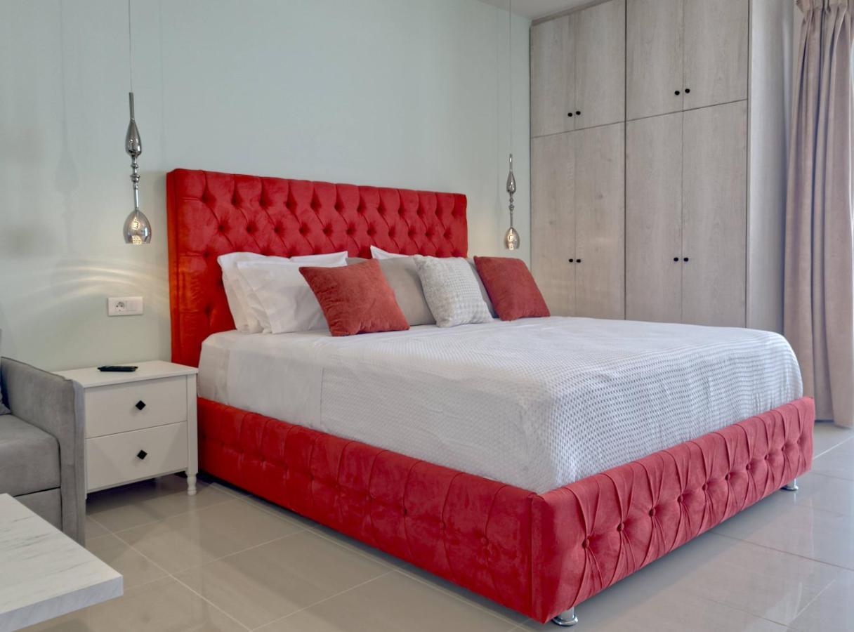 Epipleon Luxury Suites -102- Δωμάτιο 45Τμ Με Βεράντα 35Τμ Μπροστά Στη Θάλασσα 나프팍토스 외부 사진
