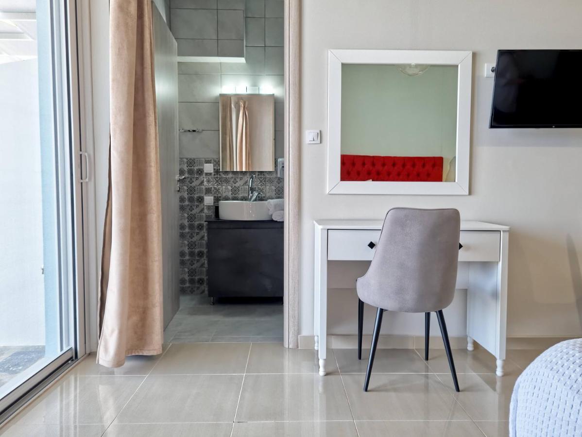 Epipleon Luxury Suites -102- Δωμάτιο 45Τμ Με Βεράντα 35Τμ Μπροστά Στη Θάλασσα 나프팍토스 외부 사진
